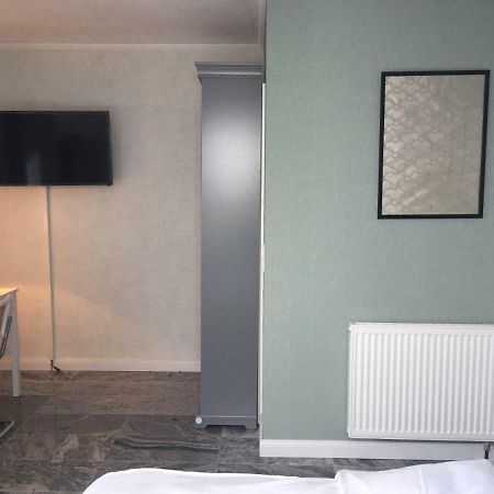 Neues Zimmerapartment Mit Bad Neckarwestheim 外观 照片