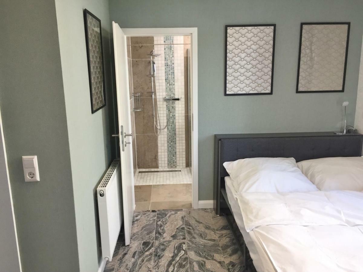 Neues Zimmerapartment Mit Bad Neckarwestheim 外观 照片