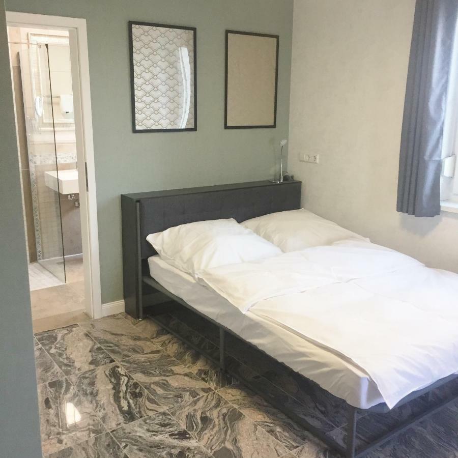 Neues Zimmerapartment Mit Bad Neckarwestheim 外观 照片